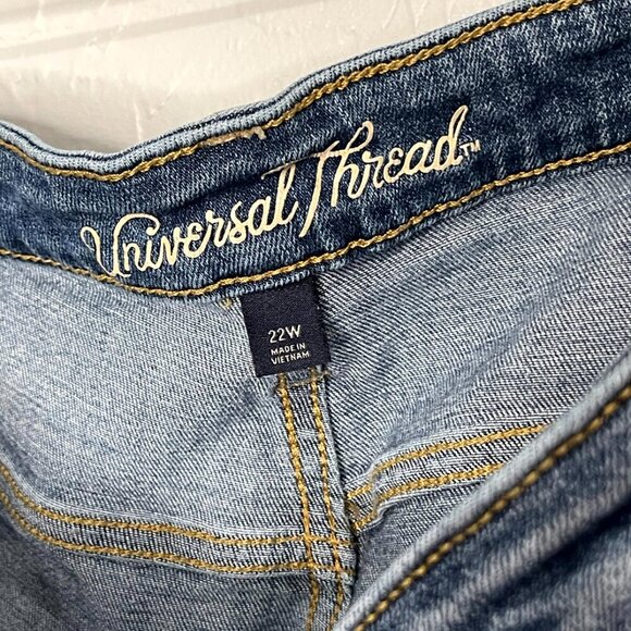 Universal Thread Straight Boyfriend Distressed Jeans Size 22W #67 - Picture 5 of 6